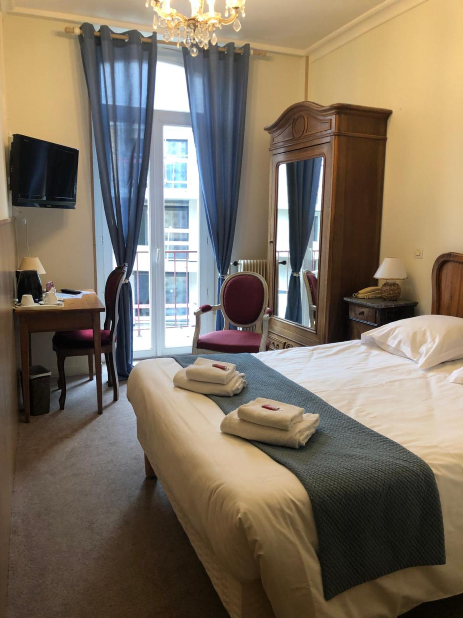 Hotel Continental 에비앙레스벵즈 외부 사진